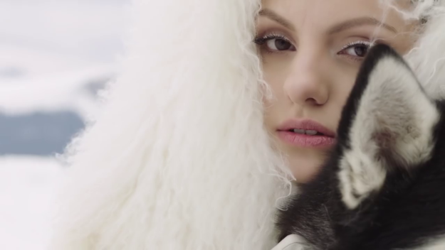 Ecoute – Alexandra Stan (Видеоклип) | Румыния